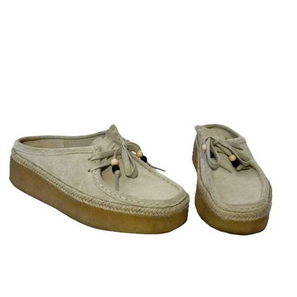 Clarks Wallabees Womens Platform Mule Suede Shoe Size 8 Cream Lace Up Bead Boho - Picture 1 of 16